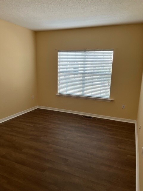 Building Photo - 1555 Scarlet Oak Loop