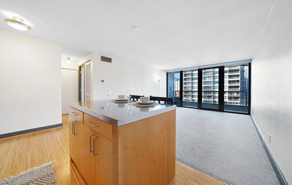 Foto principal - 111 SW Harrison St