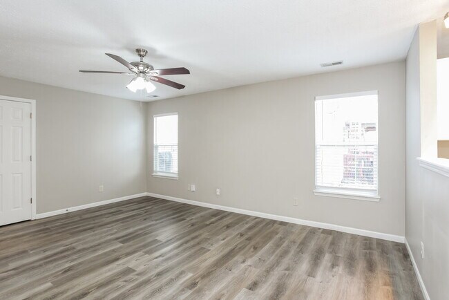 Foto del edificio - 1120 Central Park Blvd N