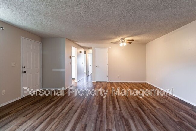 Building Photo - 1703 SE 145th Ct