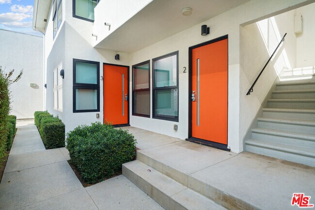 Foto del edificio - 11795 Gateway Blvd