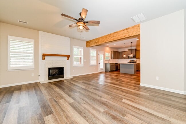 Building Photo - 272 Villa Grande Dr