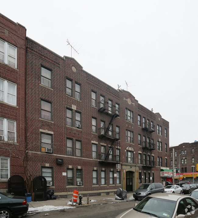 Building Photo - 73 E 96th St