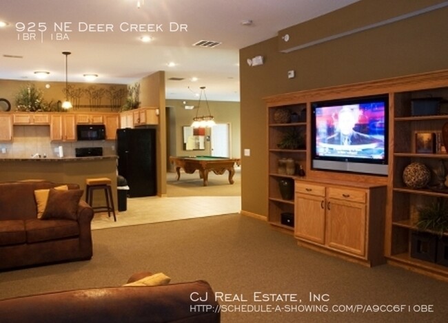 Foto del edificio - 925 NE Deer Creek Dr