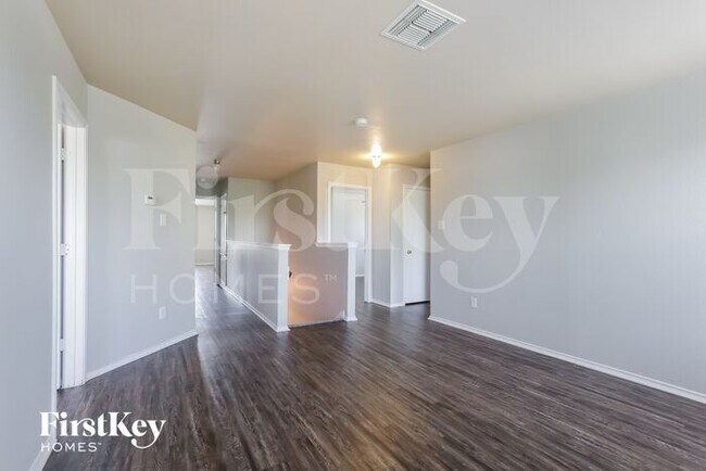 Foto del edificio - 7934 Tawny Bluff Ct