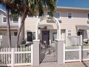 Building Photo - 91-1031-1031 Kaimalie St