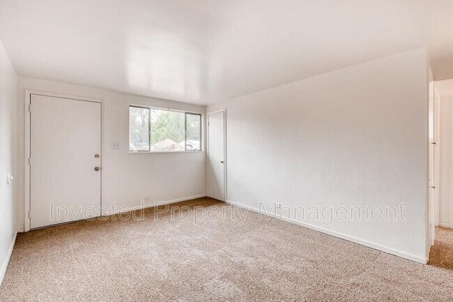 Building Photo - 5570 S Elati St