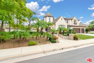 Building Photo - 17426 Half Moon Ct