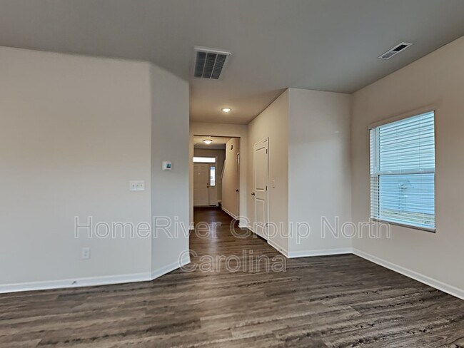 Foto del edificio - 1050 Cloverdale Ct