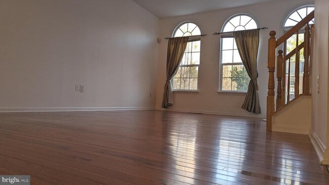 Building Photo - 15516 Three Otters Pl