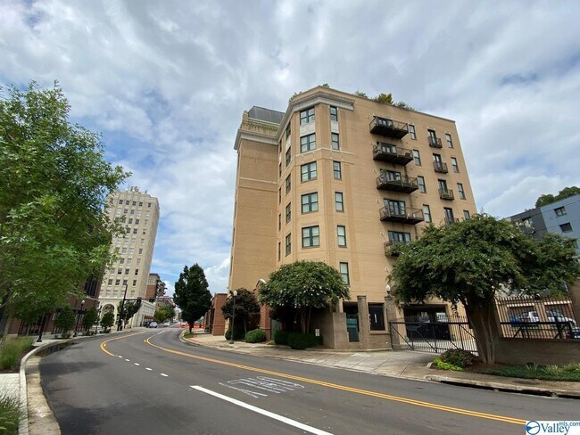 Building Photo - 301 Holmes Ave NE