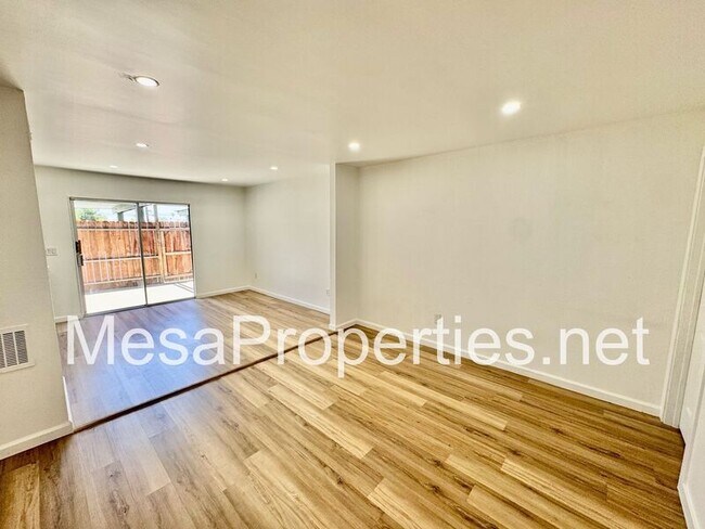 Foto del edificio - 3600 Mountain Ave N