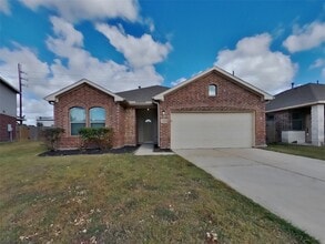 Building Photo - 12850 Spruce Cir