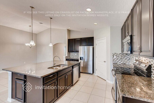 Building Photo - 2701 Dolfino Ct