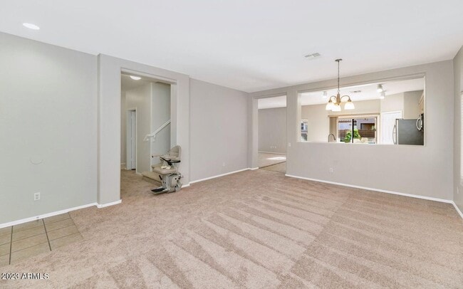 Building Photo - Gorgeous 5 bedroom 3 car garage home in We...