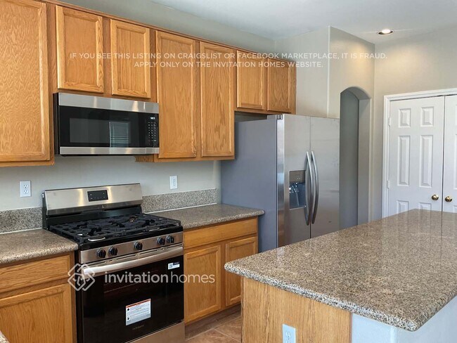 Foto del edificio - 7855 Mohican Canyon St