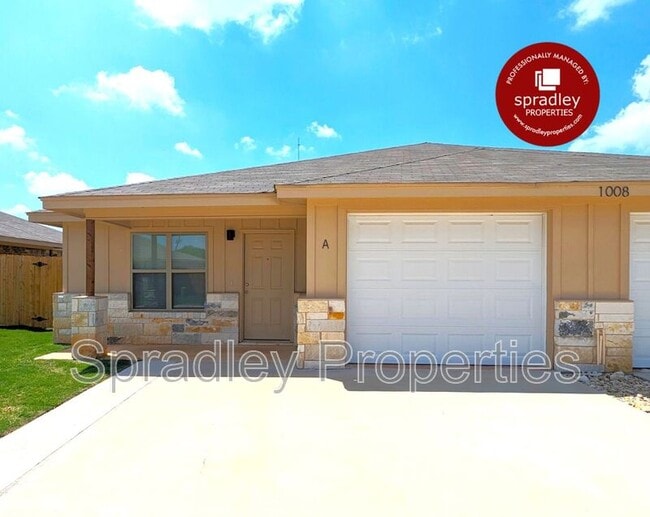 Building Photo - 1008A Kerr Ct