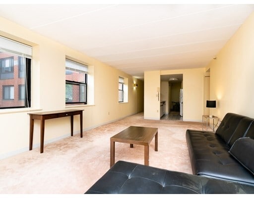 Building Photo - 1933 Commonwealth Ave