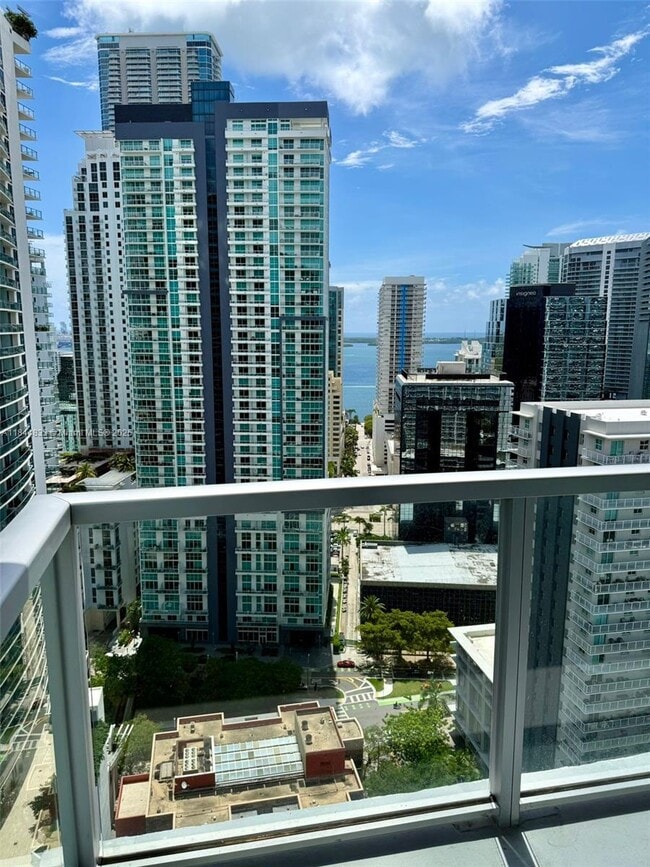 Foto del edificio - 79 SW 12th St