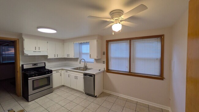 Foto del edificio - 5543 W Edmunds St