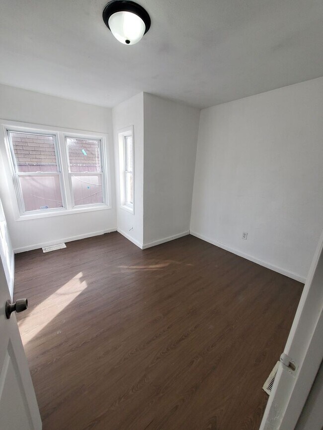 Foto del edificio - 3 Bedroom Single Family