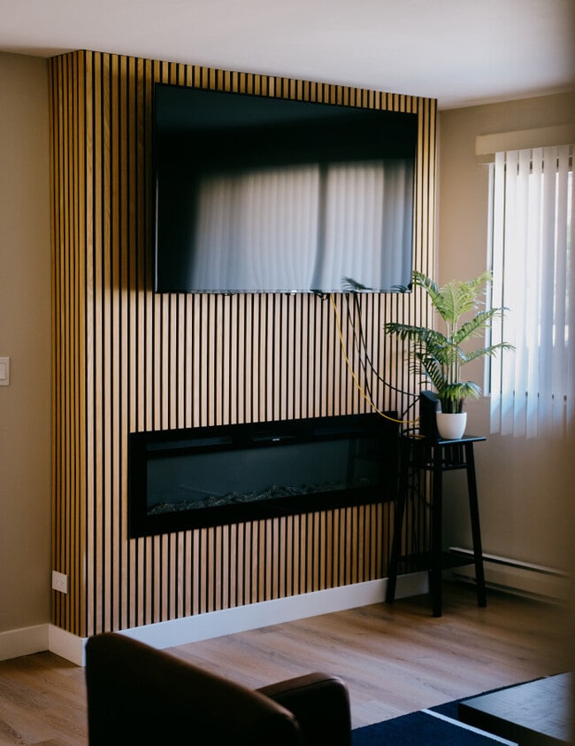 Building Photo - Luxurious Remodeled 1BR Condo