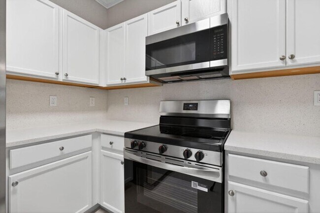 Foto del edificio - 160 Village Blvd