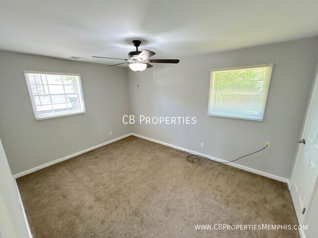 Foto del edificio - 3825 Glenburee St