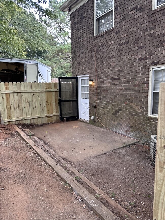 Building Photo - 185 Eaglewood Way