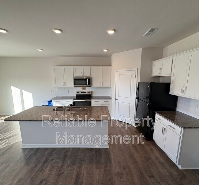 Foto del edificio - 96 Black Crk Dr