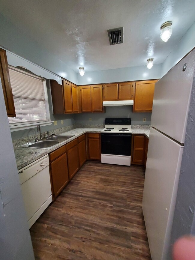 Building Photo - 2903 Woodrich Dr