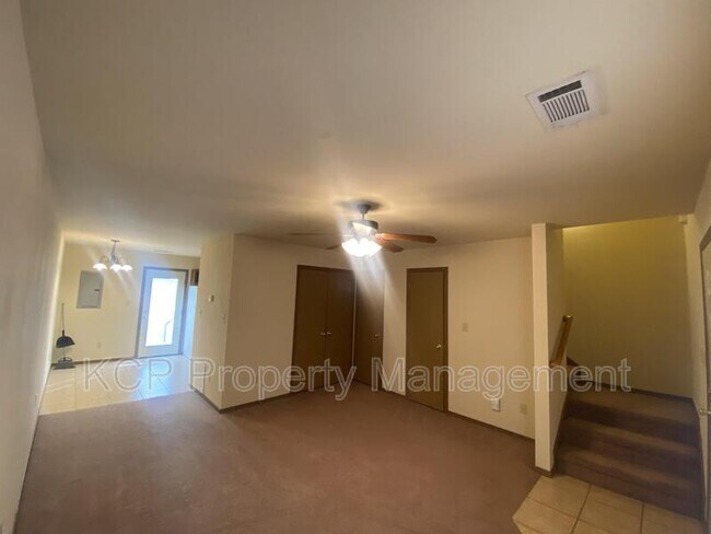 Foto del edificio - 3210 Phoenix Ave