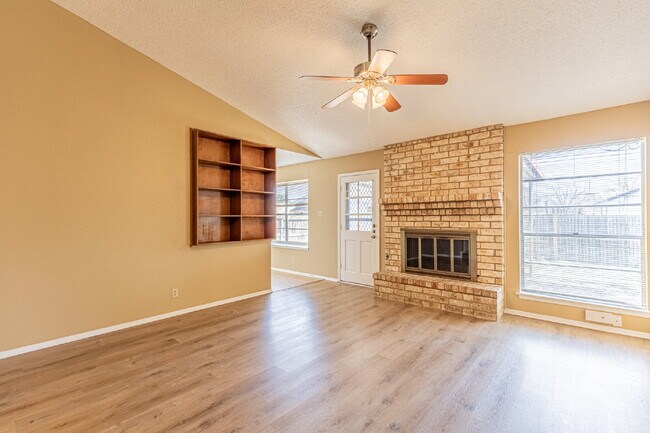 Foto del edificio - 4414 Valleybrook