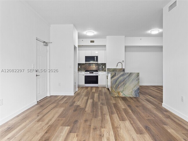 Foto del edificio - 7280 NW 114th Ave