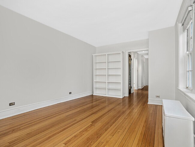 Foto del edificio - 594 Sheridan Square
