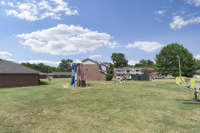 Building Photo - White Oak & Orchard