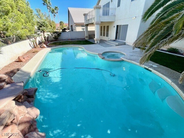 Foto del edificio - 436 Beardsley Cir