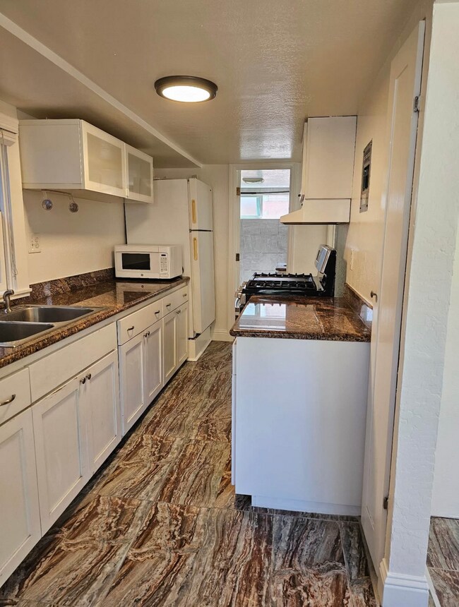 Foto del edificio - 2228 40th Ave