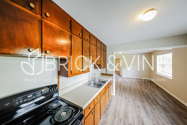 Building Photo - 1148 Slope Drive