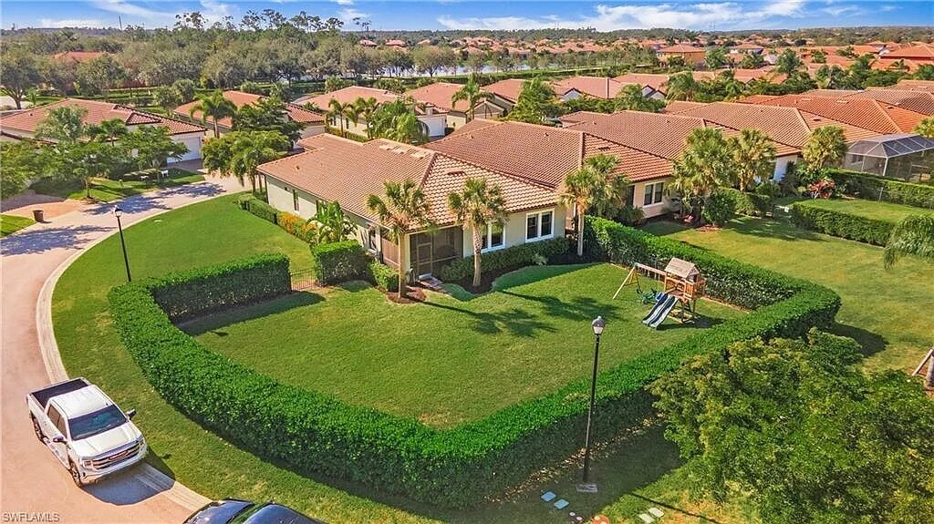 Foto principal - 10629 Essex Square Blvd