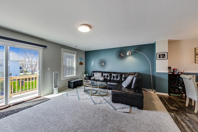Building Photo - 1410 Lakeridge Ct