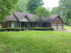 Building Photo - 730 Sky Park Rd