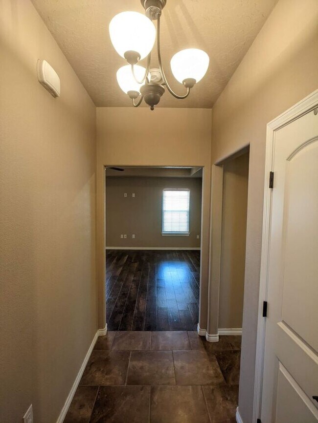 Building Photo - Northeast Clovis Four Bedroom Home