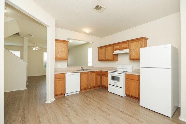 Building Photo - Adorable 2-story 3 Bedroom 2.5 Bath in Cyp...