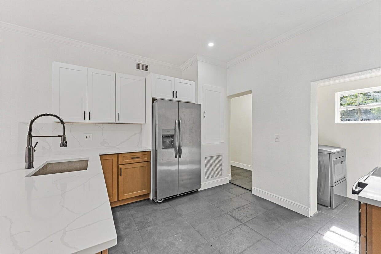 Foto principal - 825 N K St