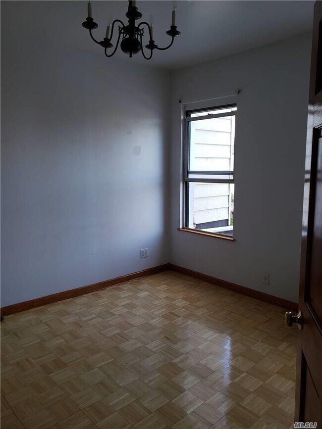 Building Photo - 538 Leonard St