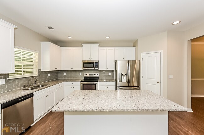 Foto del edificio - 197 Garrison Ln