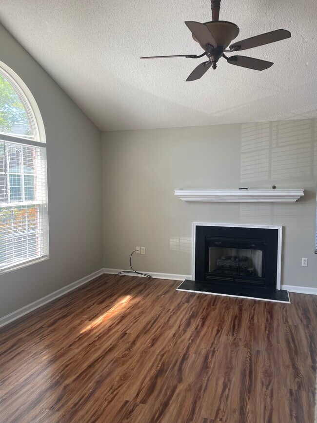Foto del edificio - 16 Creekbend Ct