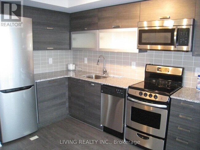 Building Photo - 36-20136 Lisgar St