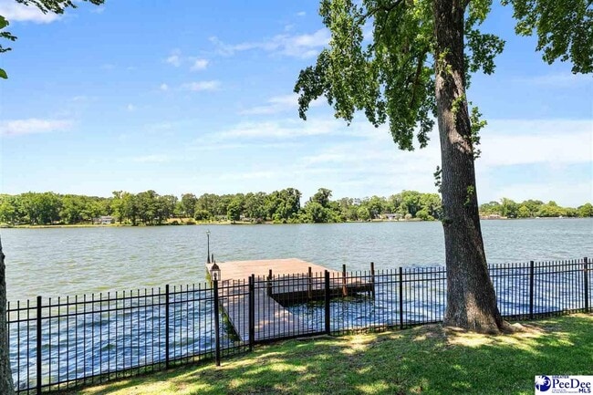 Building Photo - 3241 Lakeshore Dr
